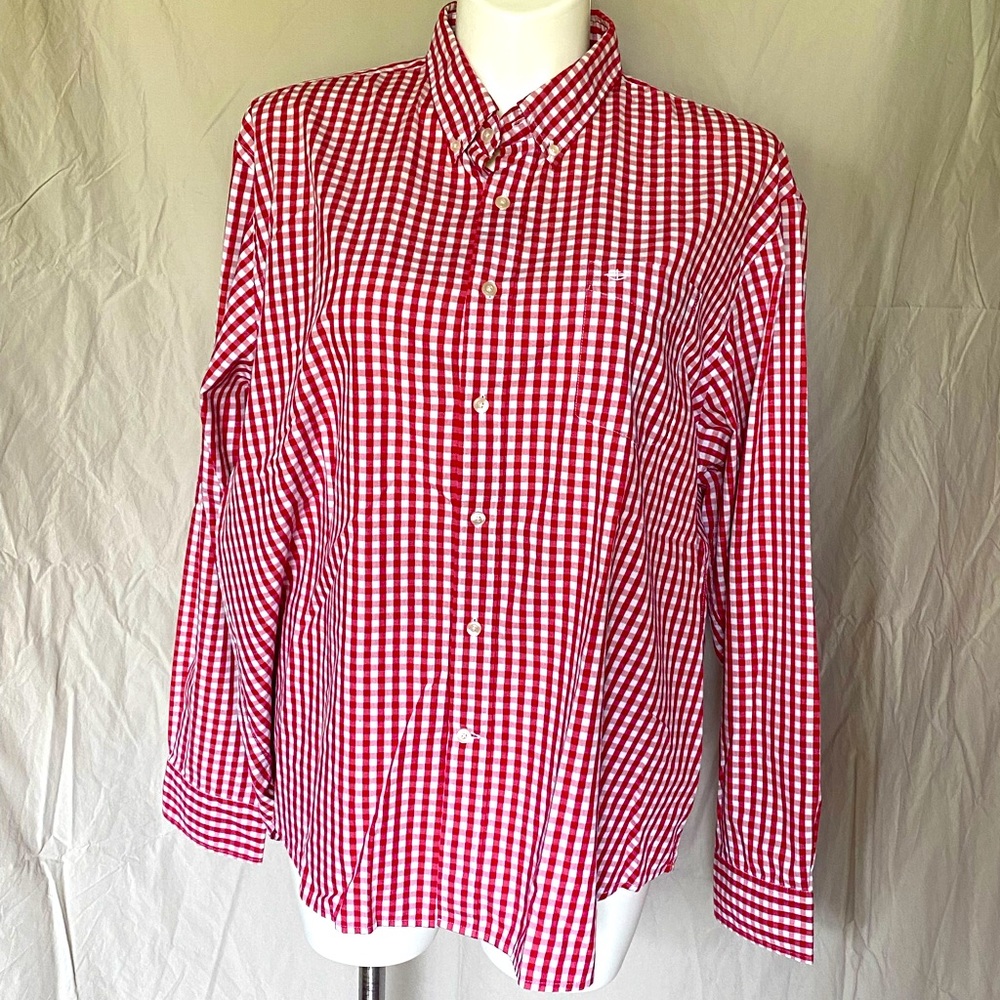 EUC Docker’s men’s button down gingham plaid long sleeved shirt